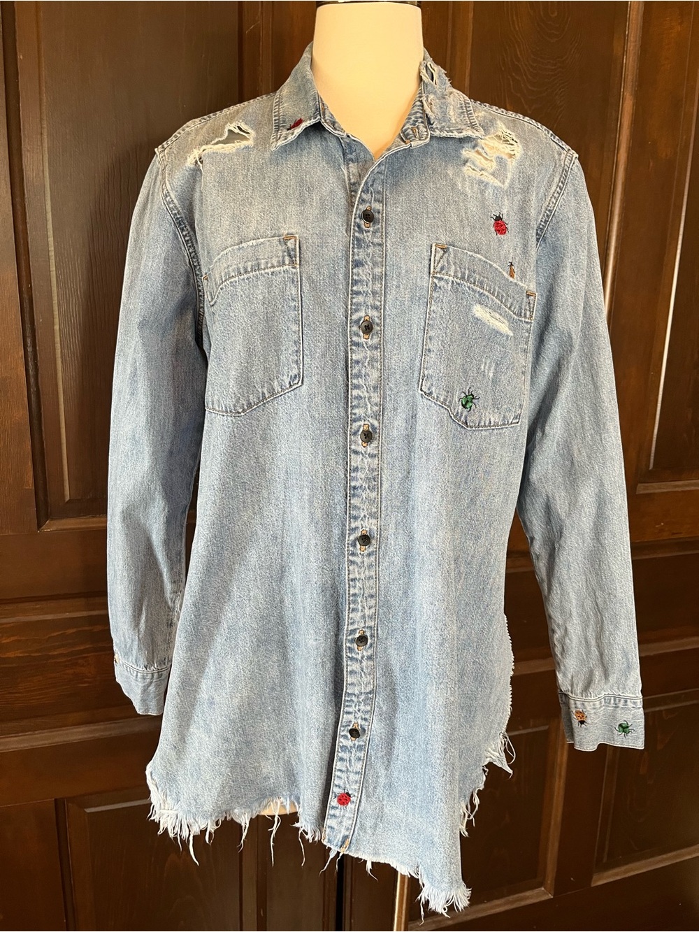 Lucky Brand Distressed Embroidered Boyfriend Shirt Denim Women's Size L Ladybugs